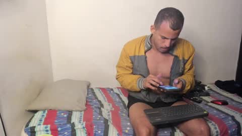 Snapshot of sebastianp13 chatting on 01/06/25, 06:03 sebatian palacios online show from 01/06/25, 06:03