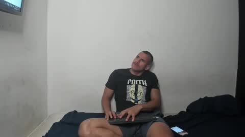 Snapshot of sebastianp13 chatting on 01/24/25, 04:16 sebatian palacios online show from 01/24/25, 04:16