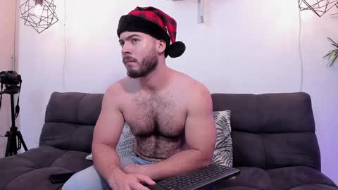 Instagram jeanpaulfit  online show from 12/12/24, 01:28