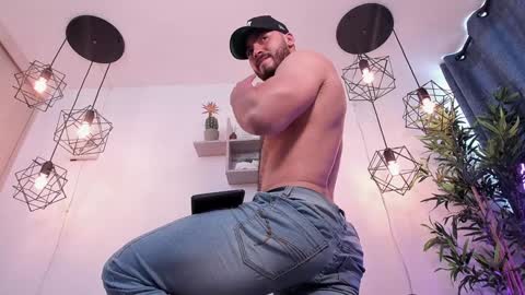 Instagram jeanpaulfit  online show from 12/12/24, 04:32