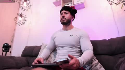 Instagram jeanpaulfit  online show from 12/14/24, 06:30