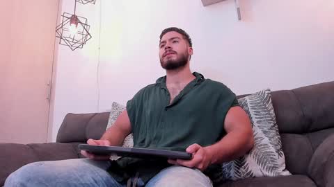 Instagram jeanpaulfit  online show from 12/28/24, 11:59