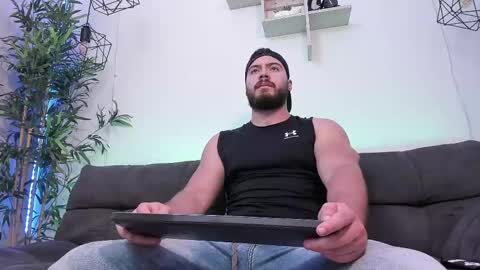Instagram jeanpaulfit  online show from 03/04/25, 09:22