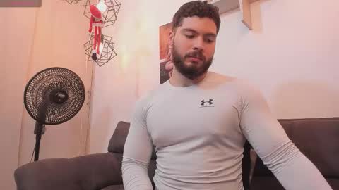 Snapshot of sebastianvilla__ chatting on 01/08/26, 10:56 Instagram jeanpaulfit online show from 01/08/26, 10:56