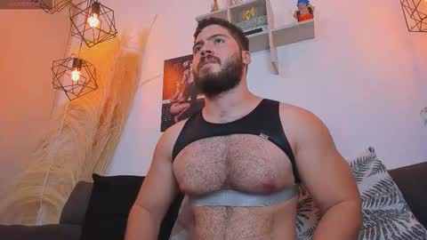 Snapshot of sebastianvilla__ chatting on 03/16/26, 10:25 Instagram jeanpaulfit online show from 03/16/26, 10:25