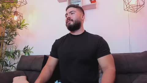 Snapshot of sebastianvilla__ chatting on 05/12/26, 08:17 Instagram jeanpaulfit online show from 05/12/26, 08:17