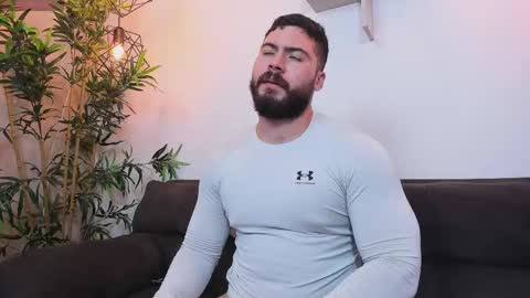 Snapshot of sebastianvilla__ chatting on 05/18/26, 08:36 Instagram jeanpaulfit online show from 05/18/26, 08:36