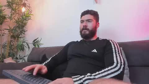 Snapshot of sebastianvilla__ chatting on 06/03/26, 11:43 Instagram jeanpaulfit online show from 06/03/26, 11:43