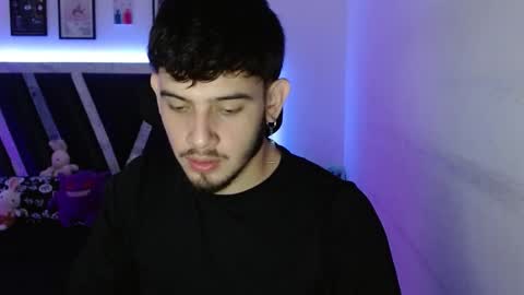 Snapshot of sebasxxl12 chatting on 10/18/25, 01:45 Sebas online show from 10/18/25, 01:45