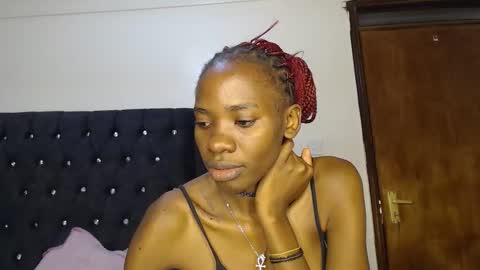 Snapshot of sebatrishaa chatting on 11/24/25, 11:21 sebatrishaa online show from 11/24/25, 11:21