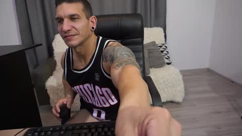 Snapshot of sebhastian2222 chatting on 12/05/25, 11:08 Lucian online show from 12/05/25, 11:08