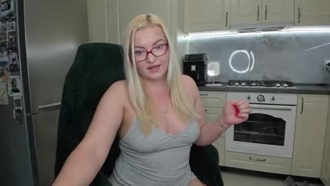 Snapshot of secr3tmistress chatting on 03/15/26, 11:38 Ame online show from 03/15/26, 11:38