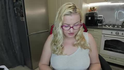 Snapshot of secr3tmistress chatting on 04/18/26, 05:17 Ame online show from 04/18/26, 05:17