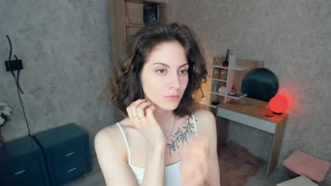 Mia online show from 05/22/26, 05:58