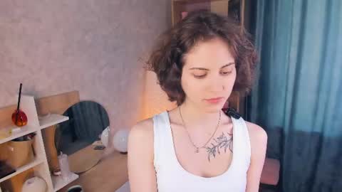 Mia online show from 07/02/26, 06:08