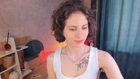 Mia online show from 07/03/26, 06:09