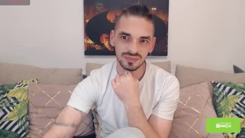 Snapshot of secret_sir chatting on 10/28/25, 12:14 Dean Carter online show from 10/28/25, 12:14