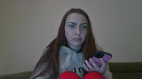 Snapshot of secretcherry99 chatting on 06/05/26, 10:37 secretcherry99 online show from 06/05/26, 10:37