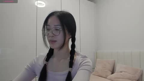 Snapshot of secretgirlfriendxo chatting on 11/14/25, 01:04 Angela online show from 11/14/25, 01:04