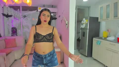 NIKOL online show from 10/04/25, 09:46