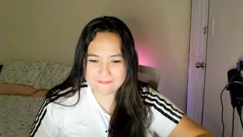 Snapshot of secretlover010101 chatting on 06/18/26, 01:39 MILAN online show from 06/18/26, 01:39