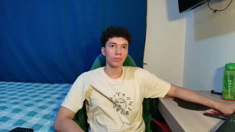 Snapshot of seder_4 chatting on 01/18/26, 04:33 Sebas online show from 01/18/26, 04:33