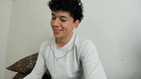 Snapshot of seder_4 chatting on 06/12/26, 03:22 Sebas online show from 06/12/26, 03:22