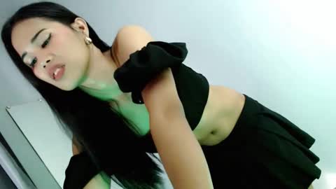 Snapshot of seduce_and_surrender chatting on 01/12/26, 05:23 YU RI online show from 01/12/26, 05:23