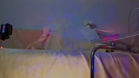 Snapshot of seductive_flower chatting on 11/17/25, 09:15 Mali online show from 11/17/25, 09:15