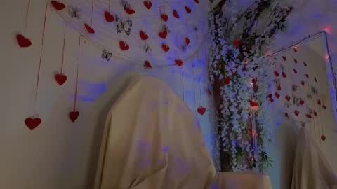 Snapshot of seductive_flower chatting on 02/16/26, 10:11 Mali online show from 02/16/26, 10:11