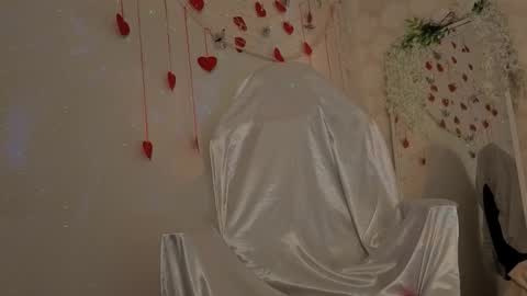 Snapshot of seductive_flower chatting on 03/13/26, 10:11 Mali online show from 03/13/26, 10:11
