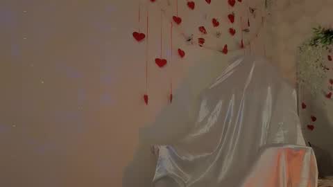 Snapshot of seductive_flower chatting on 03/18/26, 10:18 Mali online show from 03/18/26, 10:18