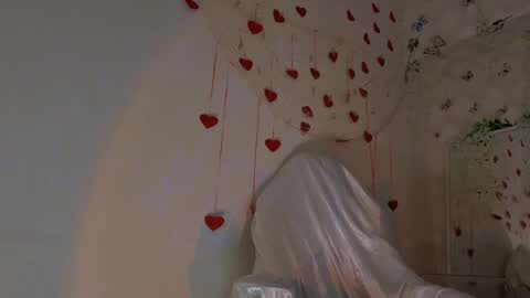 Snapshot of seductive_flower chatting on 04/04/26, 09:18 Mali online show from 04/04/26, 09:18