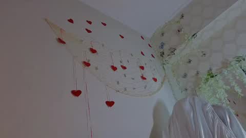 Snapshot of seductive_flower chatting on 04/18/26, 09:57 Mali online show from 04/18/26, 09:57
