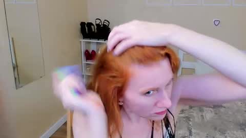 seductive_foxy_ online show from 02/19/26, 09:11