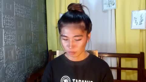 Snapshot of seductive_monicaxxx chatting on 12/15/25, 02:43 NIK online show from 12/15/25, 02:43