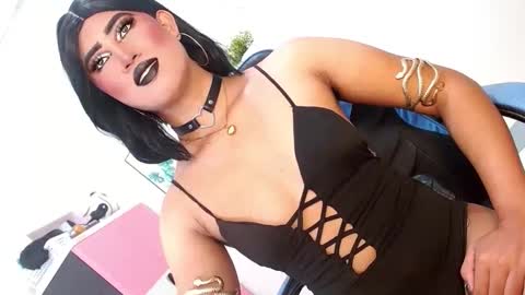 Snapshot of seductive_scarllete chatting on 01/15/26, 11:30 SCARLETTE online show from 01/15/26, 11:30