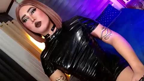 Snapshot of seductive_scarllete chatting on 03/16/26, 04:00 SCARLETTE online show from 03/16/26, 04:00