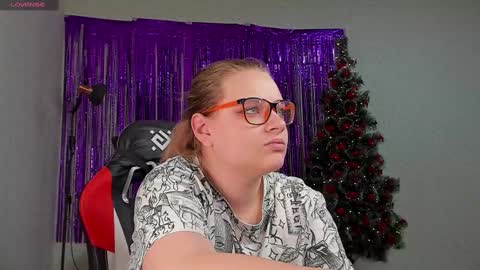 seductive_she_wolf online show from 12/06/24, 07:12