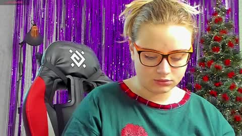 seductive_she_wolf online show from 12/13/24, 10:30