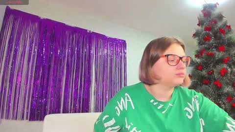 seductive_she_wolf online show from 12/28/24, 01:28