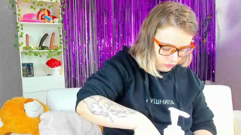 seductive_she_wolf online show from 02/24/25, 08:27