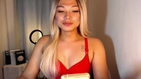 Deluxe online show from 09/16/25, 12:00