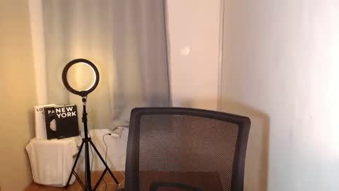 Deluxe online show from 09/20/25, 07:15