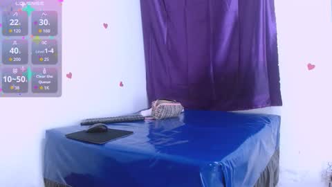 Snapshot of seductivespellvagina80 chatting on 11/24/25, 01:11 Estefany online show from 11/24/25, 01:11