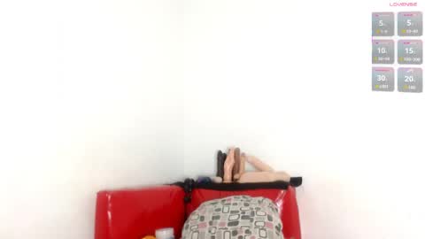 Snapshot of seductivespellvagina80 chatting on 04/17/26, 02:09 Estefany online show from 04/17/26, 02:09