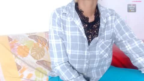 Snapshot of seductivespellvagina80 chatting on 05/27/26, 12:35 Estefany online show from 05/27/26, 12:35