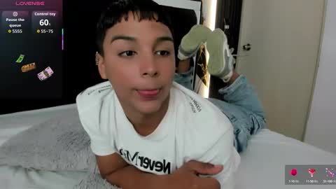 Snapshot of seductivo_jr chatting on 10/06/25, 03:48 seductivo online show from 10/06/25, 03:48