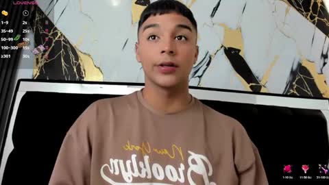 Snapshot of seductivo_jr chatting on 10/22/25, 05:52 seductivo online show from 10/22/25, 05:52