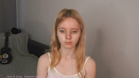 Snapshot of seebunny chatting on 06/21/26, 04:31 See Its honey bunny im Lana online show from 06/21/26, 04:31